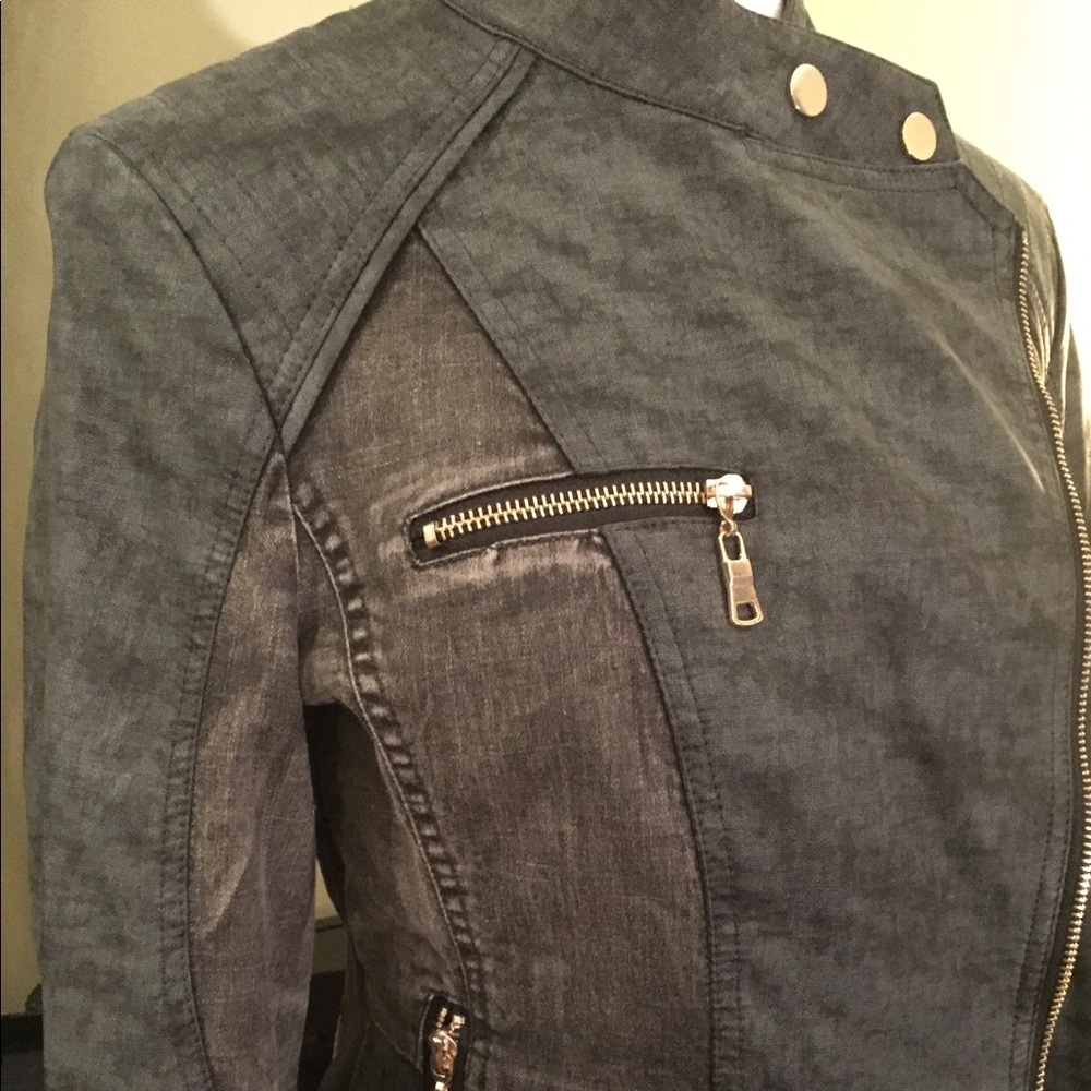 Jacket - Picture 4 of 8